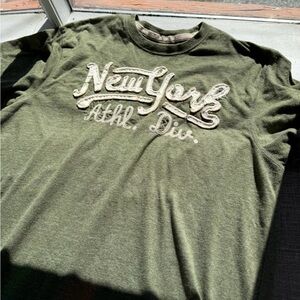 Y2K Vintage Men’s New York Khaki Green Shirt Loose‎ Fit Old Navy Size Large